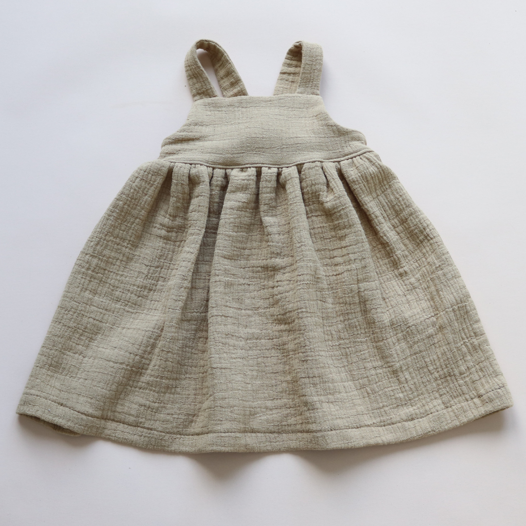 Latzkleid aus Premium Musselin