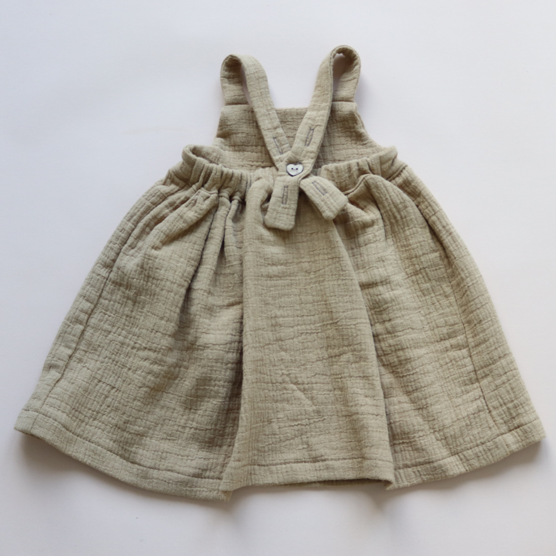 Latzkleid aus Premium Musselin